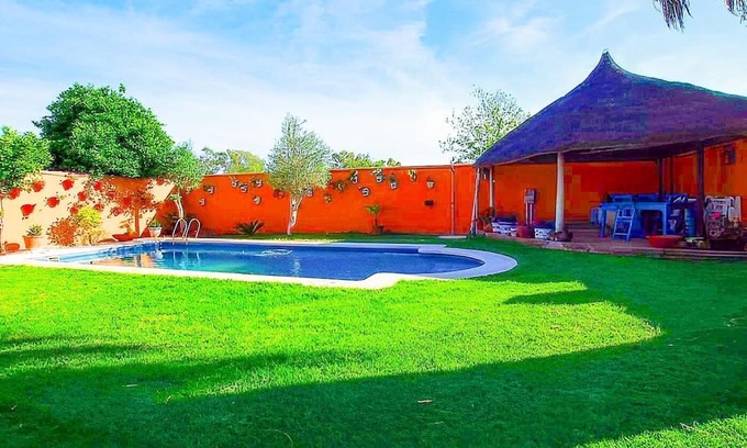 El Puerto de Santa Maria Apartment | Chalet con piscina privada y amplio jardin