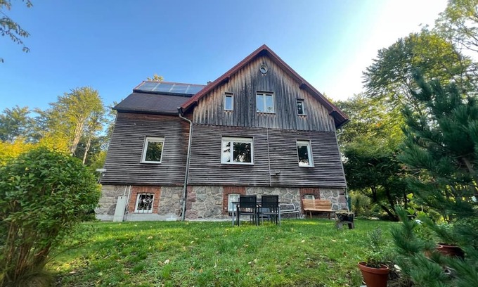 Zella-Mehlis Apartment | Apartment in the Thuringian Forest with garden