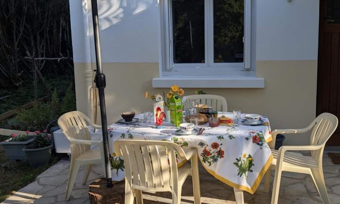 Charge Cottage | Cottage Les Tilleuls with Garden, Near Amboise