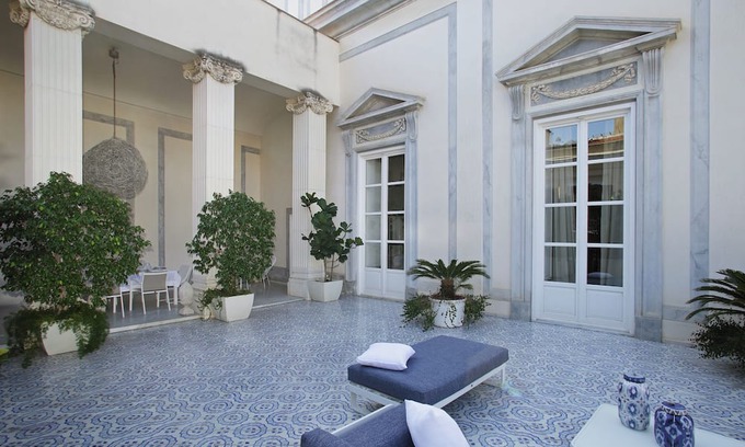 Kalsa Apartment | La Kalsa Charming Maison Elegant home in the heart of Palermo's historic center