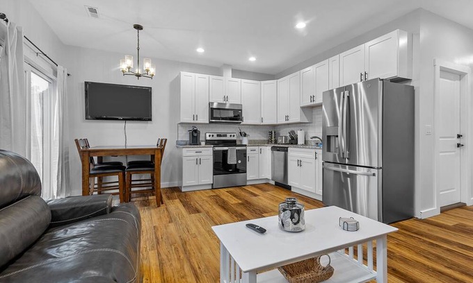 Boiling Springs House | New duplex; sleeps 6! Pet friendly! Perfect for professionals and families!