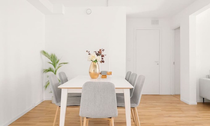 Grunerlokka Apartment | Newly renovated 3 BedRm, Spacious comtemporary Apt in Central Oslo-Grunnerlokka