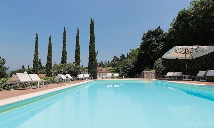 Colognola ai Colli Apartment | Lovely apartment for 7 people with pool, WIFI, A/C and patio, close to Verona
