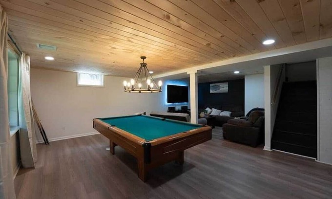 White Haven Cabin | Lake Front Pocono Cabin | Massive Yard & Hot Tub