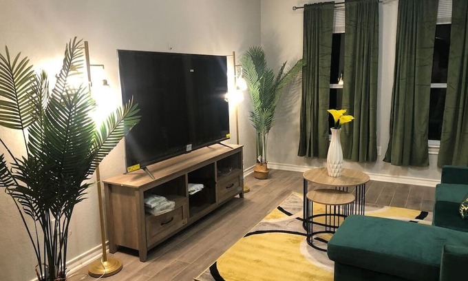 Medina Valley House | 4722 Modern Comforts in San Antonio