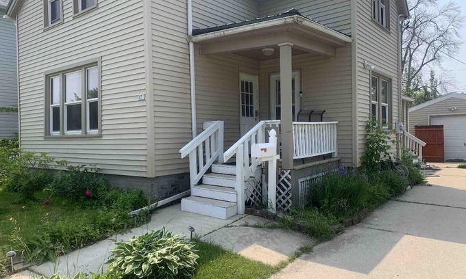 Downtown House | Cozy 1-bedroom house in Sheboygan walking distance to the lake and downtown.