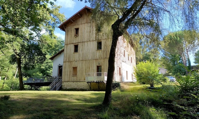 Sore House | Moulin de Sore – beautiful holiday home in a preserved location with river
