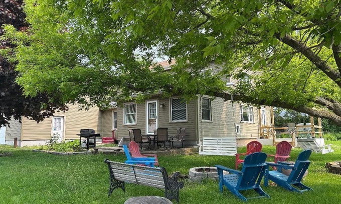 Chaumont House | Lake Front House in Beautiful Guffin Bay, Chaumont