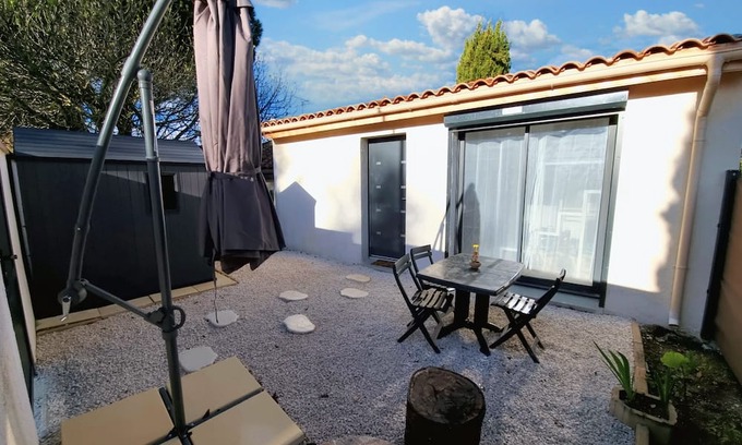 Castanet-Tolosan Cabin | Cosy, fully-equipped Tiny House - private garden