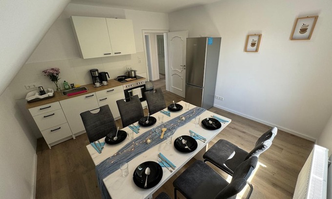 Bad Oeynhausen Apartment | Beautiful Apartment | 3 Sleeping Rooms | 6 Beds | WiFi