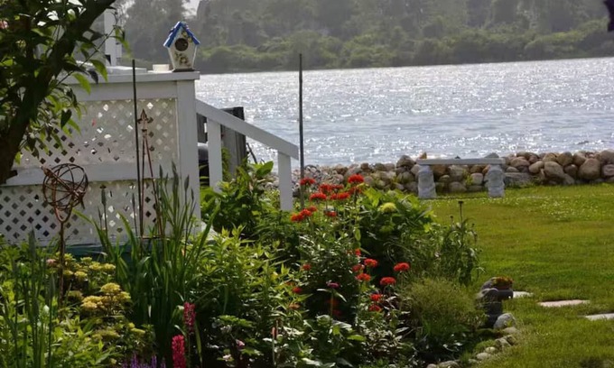 Snug Harbor Cottage | Charming 2-bedroom cottage in wonderful East Matunuck State Beach RI, Waterfront