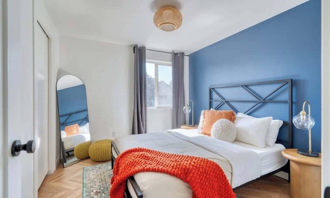 Woodstock Apartment | The Perfect Retro Portland Retreat ~Vintage Shops