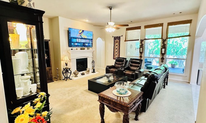 Mansfield House | Modern Comfort in the Heart of DFW - 3BR Home in Mansfield