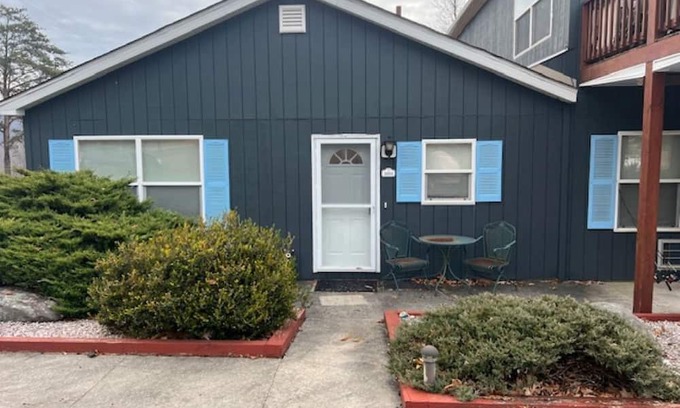 Paw Paw Condo | Cozy 2-bedroom condo in Avalon Resort located in Paw Paw West Virginia