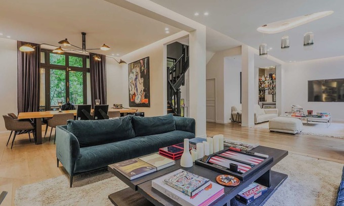 Neuilly-sur-Seine Apartment | Mansion with swimming pool - 5BD/10P - Neuilly