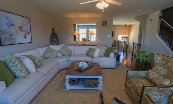 Woodmere House | Charming 3-bedroom house in delightful Pepper Pike with WiFi, High End FINISHES