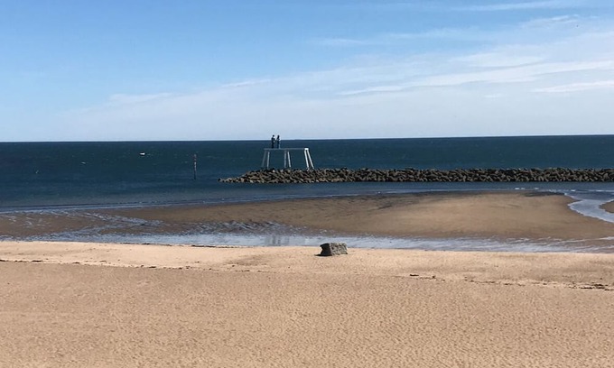 Woodhorn House | Peaceful Comfortable home 3 minute stroll to Beach New Biggin , Northumberland
