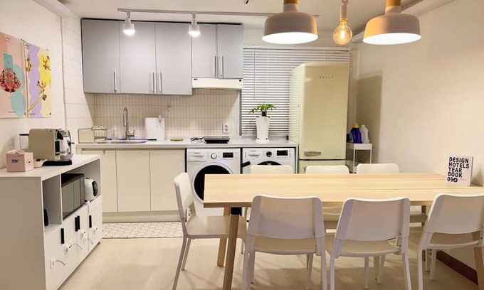 Itaewon Villa | Urban Calm near Itaewon St.｜Free Pickup for Long Stay｜Work & Rest｜2BR, 4 Beds
