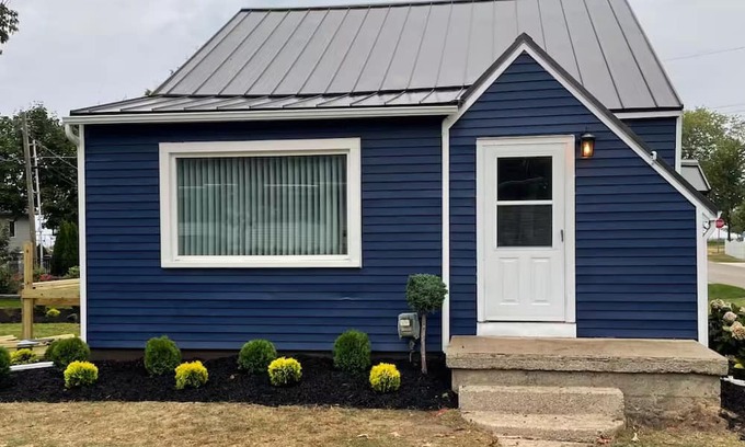 Port Austin House | Newly renovated 3-bedroom house with lake views right in downtown Port Austin