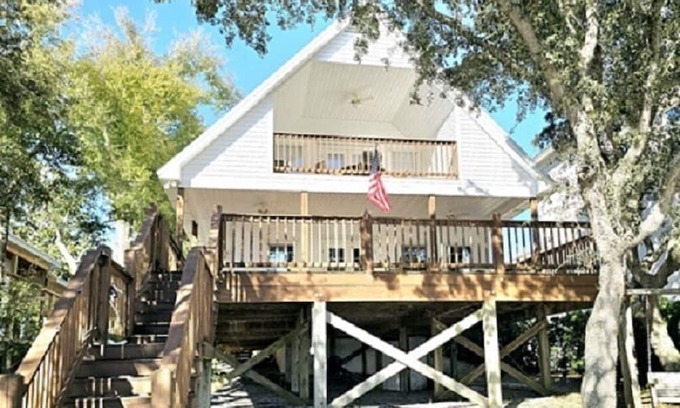 Ono Island House | Bear Point Eagles Tide