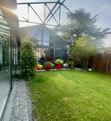 Melun House | Loft avec Piscine Intérieure et Jardin