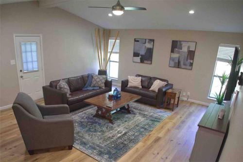 Celina House | Tranquil Retreat: 3BR Haven near Celina Sq