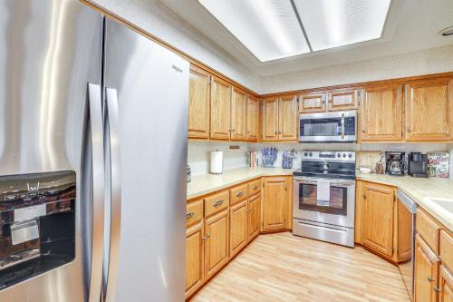 Bella Vista House | Charming Bella Vista Townhome Near Lake Windsor!