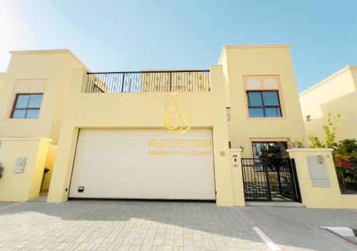 Dubai Villa | Family Oriented 4 Bedroom Villa - AL Maraseem